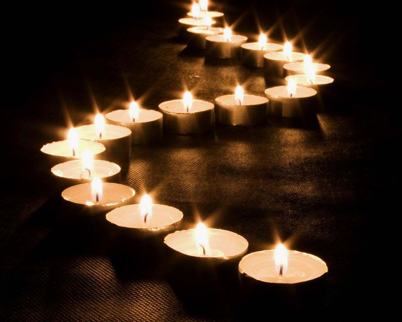 candle light wallpapers 27[1] Candles A prerequisite for a romantic wedding night